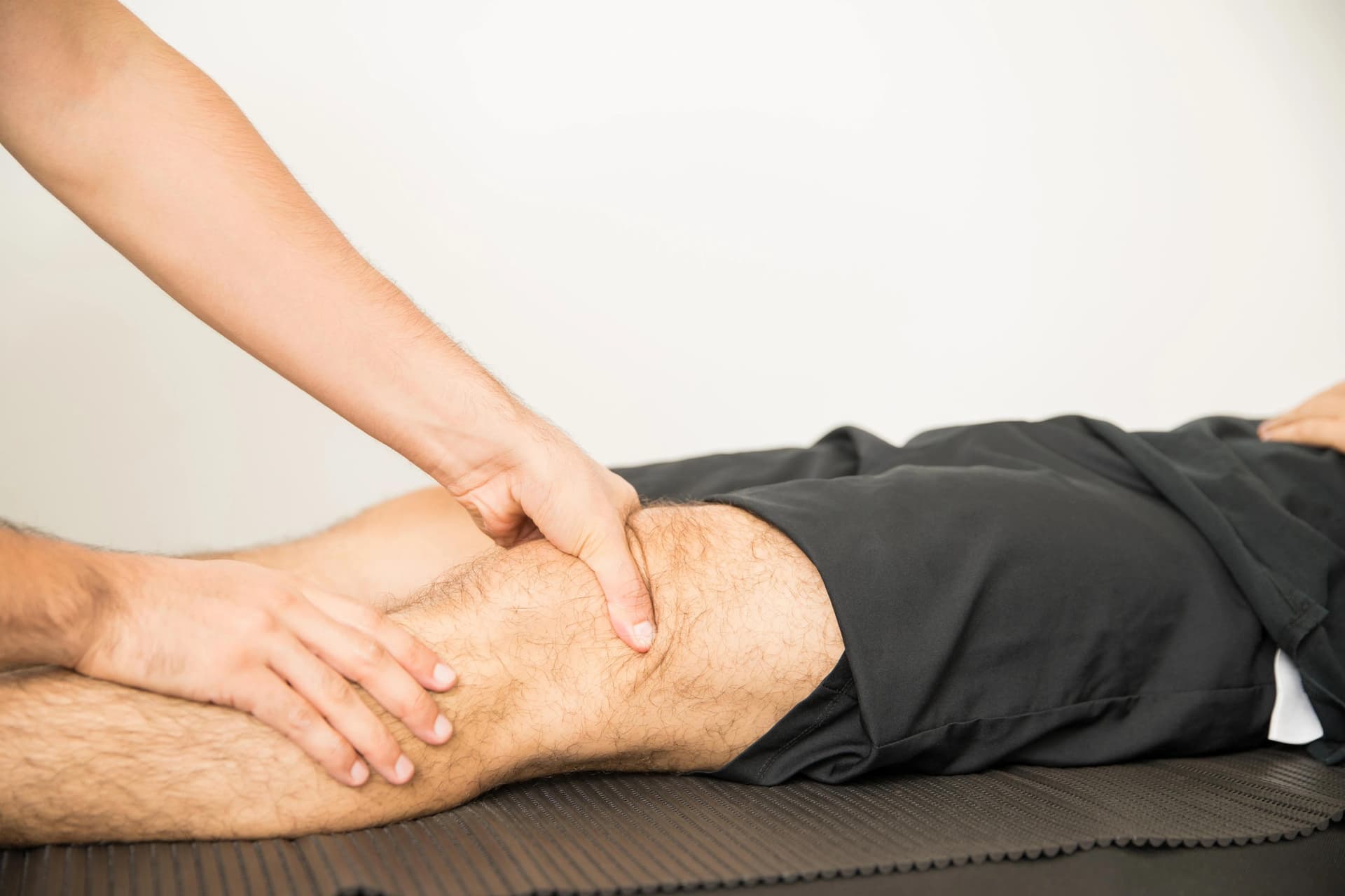 Diz Ağrısı Hayat Kalitenizi mi Düşürüyor? İşte Uzmanından Çözüm Yolları