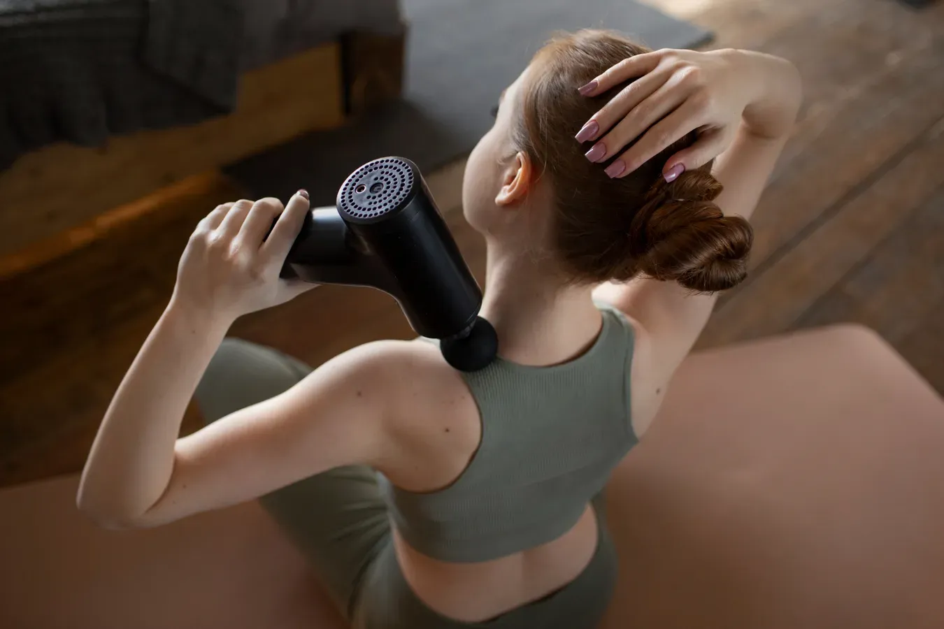 Masaj Tabancaları (Massage Guns) Gerçekten İşe Yarıyor mu? Bilinçsiz Kullanımın Kaslara Zararı